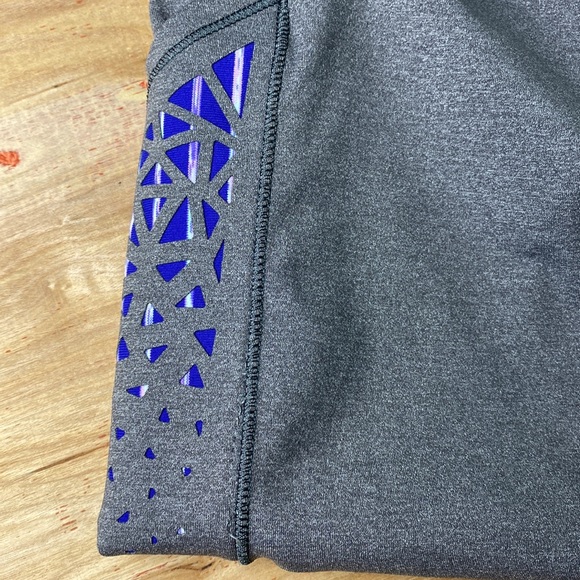 Ivivva by Lululemon Cropped Grey Leggings. Girls Size 12 - Picture 2 of 8